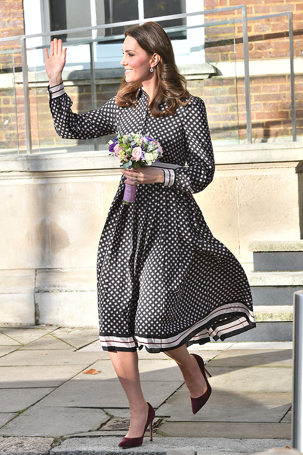 Kate Middleton has virtually no baby bump in new pics
