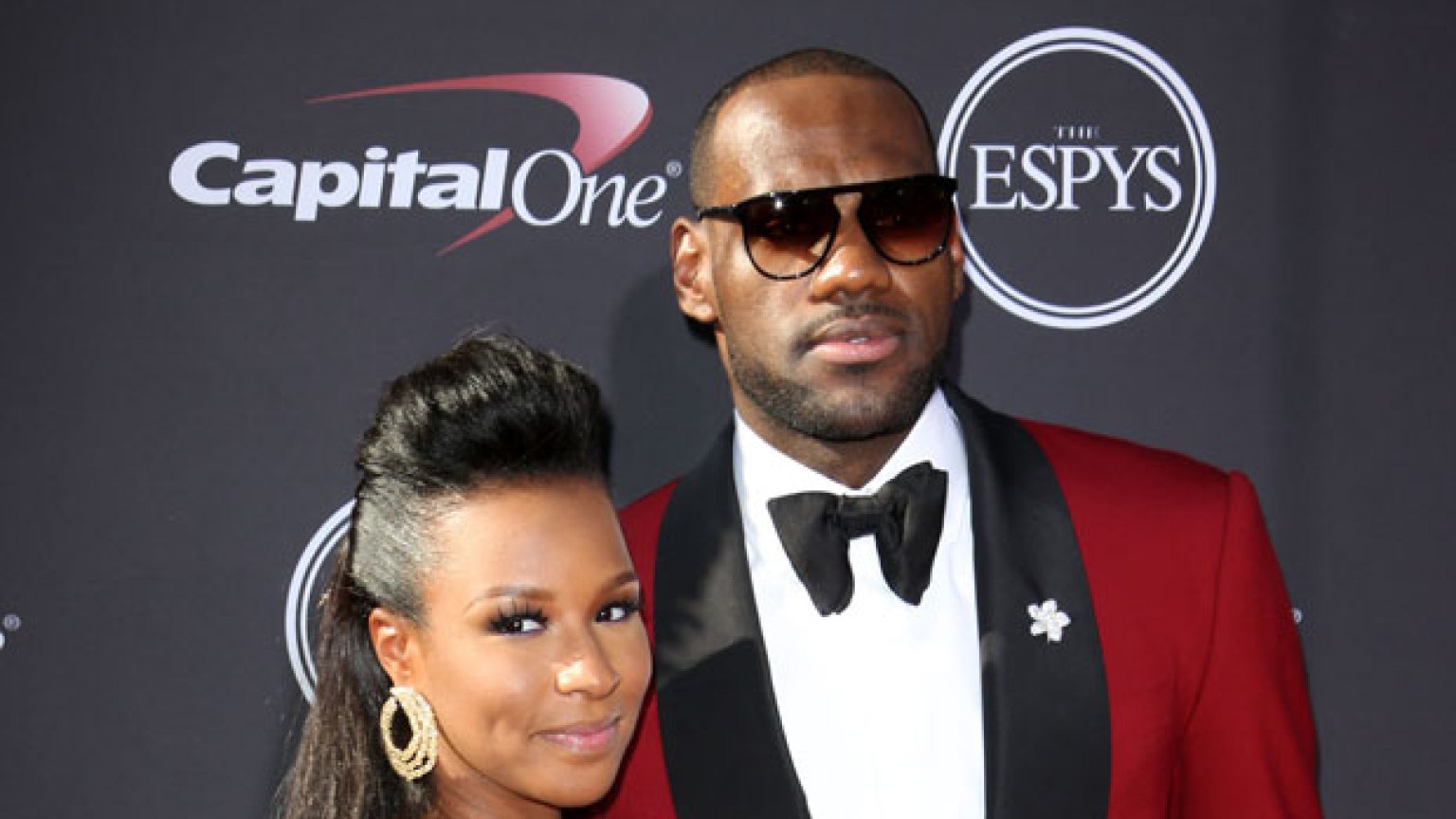 LeBron James’ Wife: Model’s Message From Player Not Bothering Savannah ...