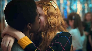 Max & Lucas Kiss on Stranger Things