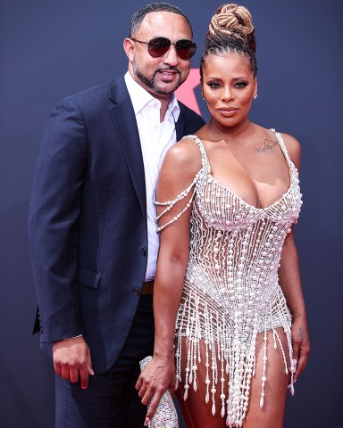 LOS ANGELES, CALIFORNIA, USA - JUNE 26: BET Awards 2022 held at Microsoft Theater at L.A. Live on June 26, 2022 in Los Angeles, California, United States. (Photo by Xavier Collin/Image Press Agency)Pictured: Michael Sterling,Eva Marcille,Mary J. BligeRef: SPL5322239 260622 NON-EXCLUSIVEPicture by: Xavier Collin/Image Press Agency/Splash News / SplashNews.comSplash News and PicturesUSA: +1 310-525-5808London: +44 (0)20 8126 1009Berlin: +49 175 3764 166photodesk@splashnews.comWorld Rights, No Italy Rights