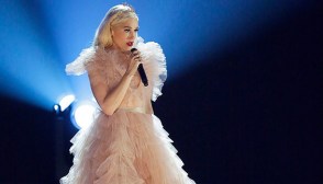 2017 Gwen Stefani Christmas Special