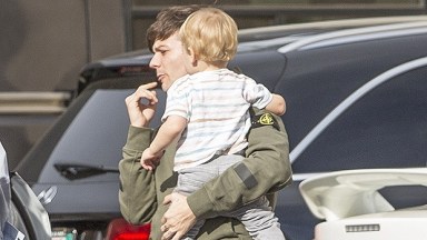 Louis Tomlinson Holding 1-year-old Son Freddie in December 2017