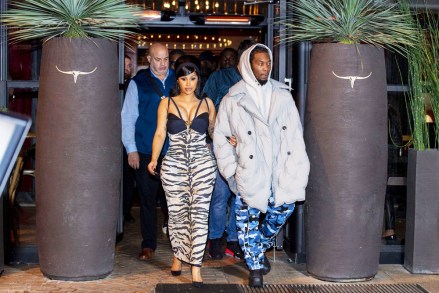 Paris, FRANCE  - *EXCLUSIVE*  - Cardi B and her husband Offset leave their hotel to grab a bite at the Beef Cut during fashion week in Paris, France.Pictured: Cardi B, OffsetBACKGRID USA 4 OCTOBER 2021 BYLINE MUST READ: Best Image / BACKGRIDUSA: +1 310 798 9111 / usasales@backgrid.comUK: +44 208 344 2007 / uksales@backgrid.com*UK Clients - Pictures Containing ChildrenPlease Pixelate Face Prior To Publication*
