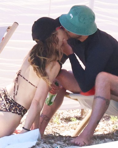 Justin Timberlake And Jessica Biel Pack On The PDA During A Beach Day In Sardinia

Pictured: Justin Timberlake,Jessica Biel
Ref: SPL5329160 280722 NON-EXCLUSIVE
Picture by: Ciao Pix / SplashNews.com

Splash News and Pictures
USA: +1 310-525-5808
London: +44 (0)20 8126 1009
Berlin: +49 175 3764 166
photodesk@splashnews.com

World Rights, No France Rights, No Germany Rights, No Italy Rights, No Spain Rights, No Switzerland Rights