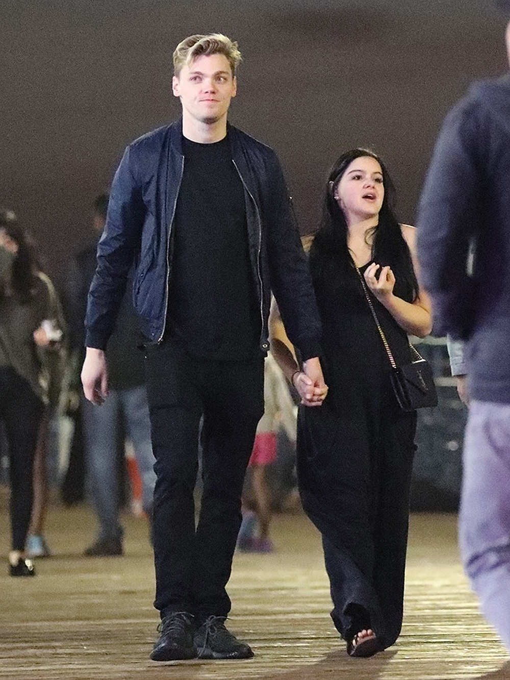 Ariel Winter and Levi Meaden look smitten as they enjoy a double date