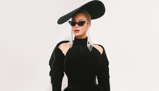 beyonce jewels grammys