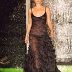 Most-Famous-Versace-Gowns-Of-All-Time-kate-moss