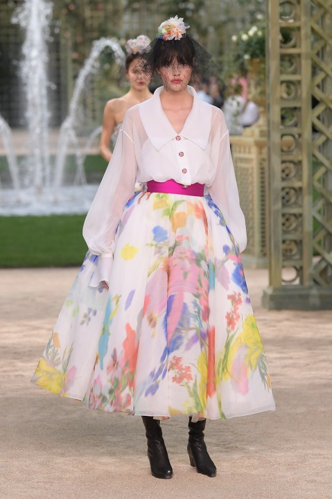 Chanel Couture: Spring / Summer 2018 Collection — SEE PICS – Hollywood Life