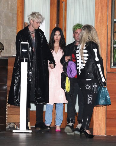 Megan Fox and Machine Gun Kelly do a double date with Avril Lavigne and Mod Sun as they lounge at the Soho House in Malibu. 07 Apr 2021 Pictured: Megan Fox, Machine Gun Kelly, Avril Lavigne and Mod Sun. Photo credit: Photographer Group/MEGA TheMegaAgency.com +1 888 505 6342 (Mega Agency TagID: MEGA744875_010.jpg) [Photo via Mega Agency]