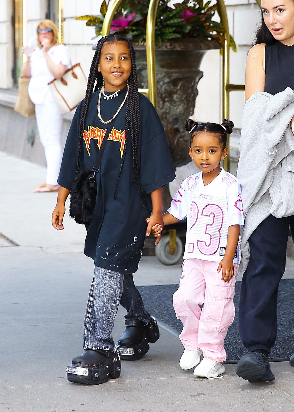 Chicago West: Pics Of Kanye West & Kim Kardashian's Daughter – Hollywood Life