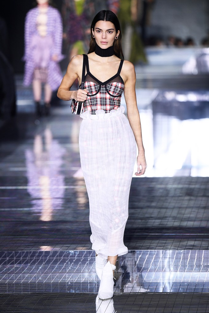 Kendall Jenner & Gigi Hadid’s Sexiest Runway Looks Of All Time — Pics ...