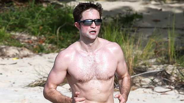 Robert Pattinson Shirtless: Shows Off Ripped Abs On Beach — Pic ...