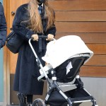 Model, Gigi Hadid is seen walking a stroller with her daughter for the first time in New York City.

Pictured: Gigi Hadid
Ref: SPL5203160 151220 NON-EXCLUSIVE
Picture by: Christopher Peterson / SplashNews.com

Splash News and Pictures
USA: +1 310-525-5808
London: +44 (0)20 8126 1009
Berlin: +49 175 3764 166
photodesk@splashnews.com

World Rights