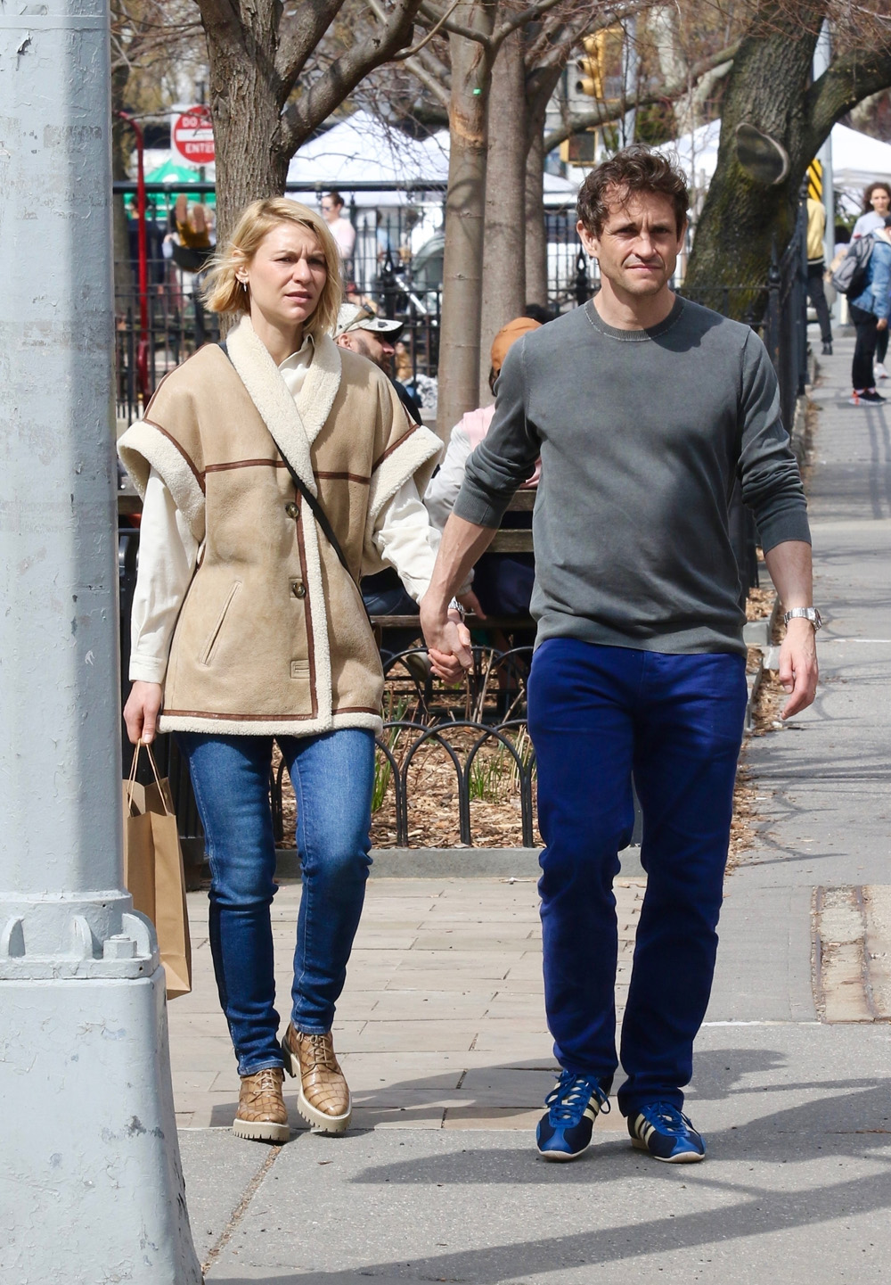 New York City, NY  - *EXCLUSIVE*  - Claire Danes and Hugh Dancy hold hands during a rare outing with their family in Manhattan’s West Village neighborhood.  The couple was spotted out and about with Hugh Dancy’s parents, Jonathan and Sarah. Claire Danes and Hugh Dancy are a bit of a rarity in Hollywood: After meeting in 2007, the two have enjoyed a long relationship-turned-marriage and are mom and dad to two children, Cyrus and Rowan. On top of that, the pair seems to genuinely still enjoy one another, and it looks like they will continue to do so for many years to come.

Pictured: Claire Danes, Hugh Dancy

BACKGRID USA 19 MARCH 2022 

BYLINE MUST READ: BrosNYC / BACKGRID

USA: +1 310 798 9111 / usasales@backgrid.com

UK: +44 208 344 2007 / uksales@backgrid.com

*UK Clients - Pictures Containing Children
Please Pixelate Face Prior To Publication*