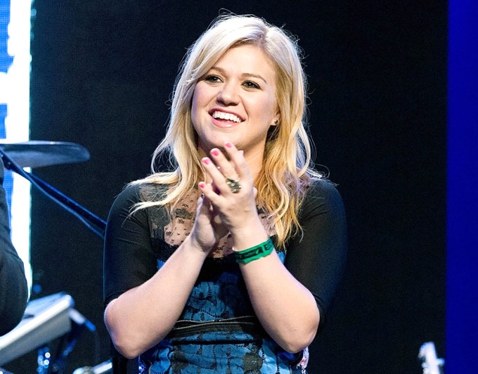 Kelly Clarkson With Blonde Hair