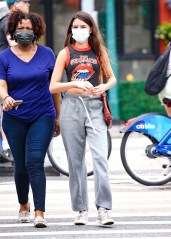 New York, NY  - *EXCLUSIVE*  - Suri Cruise dons a cool Rolling Stones cropped tee while out in NYC.Pictured: Suri CruiseBACKGRID USA 10 SEPTEMBER 2021BYLINE MUST READ: Fernando Ramales / BACKGRIDUSA: +1 310 798 9111 / usasales@backgrid.comUK: +44 208 344 2007 / uksales@backgrid.com*UK Clients - Pictures Containing Children
Please Pixelate Face Prior To Publication*