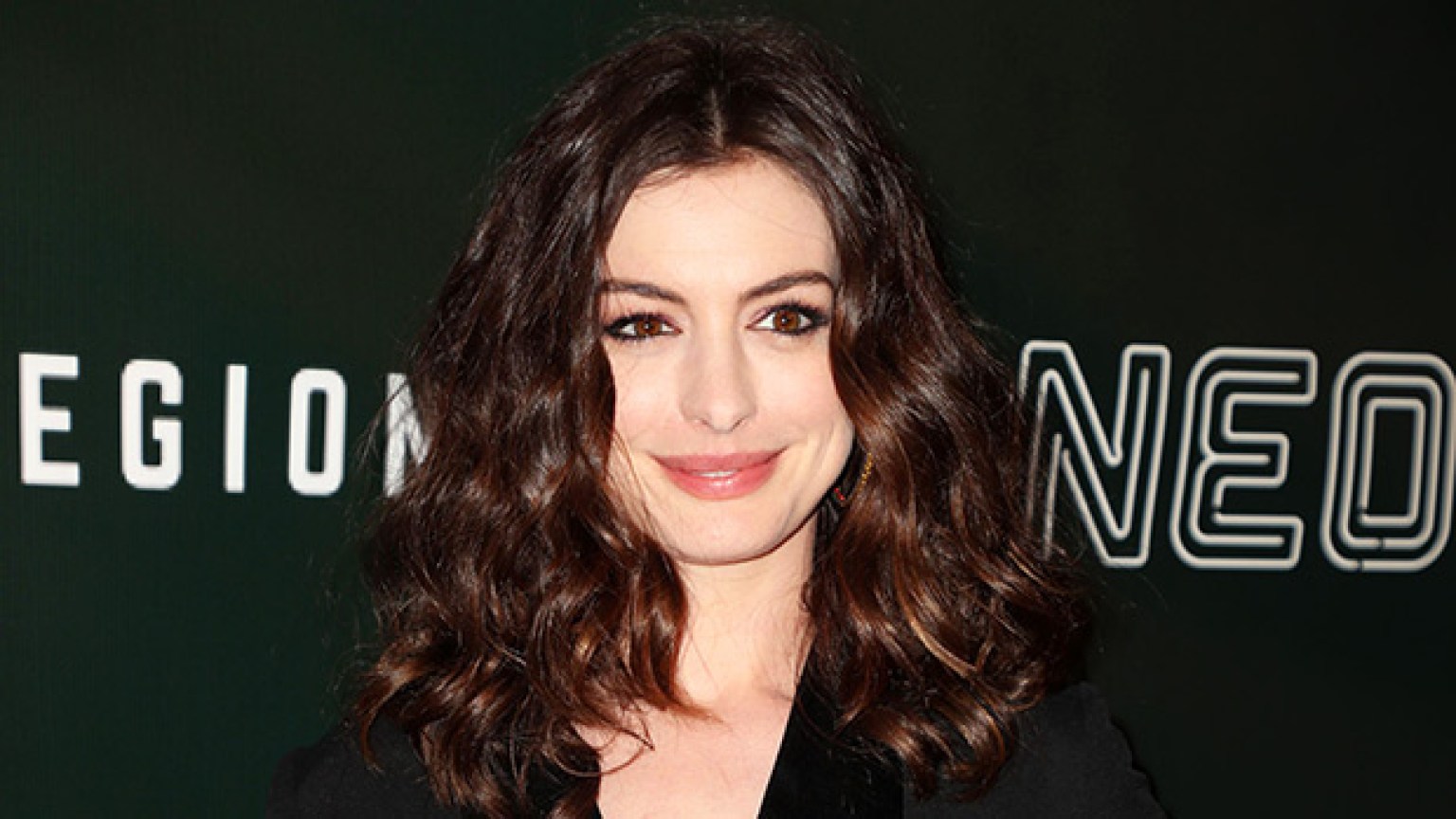 Anne Hathaway’s Weight Gain For New Movie: ‘Fat Shamers’ Beware ...