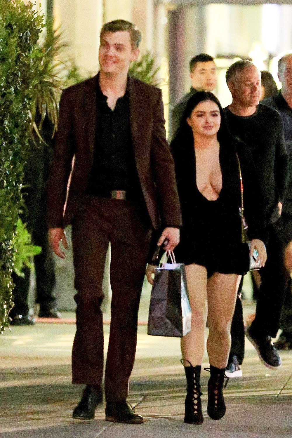 Ariel-Winter-Plunging-Dress-Look-BG