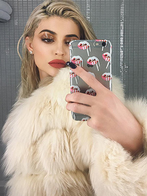 Kylie Jenner & Iggy Azalea’s 7 Wildest Look-Alike Pics – Hollywood Life
