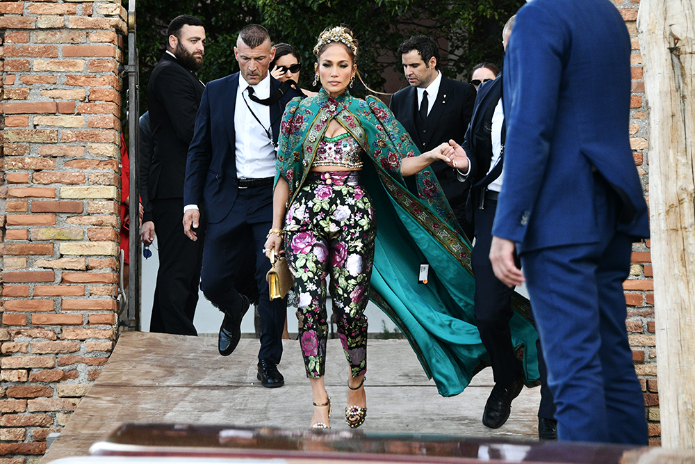 Jennifer Lopez Leaves The Hotel San Clemente And Arrives At The Parade In Piazza San Marco