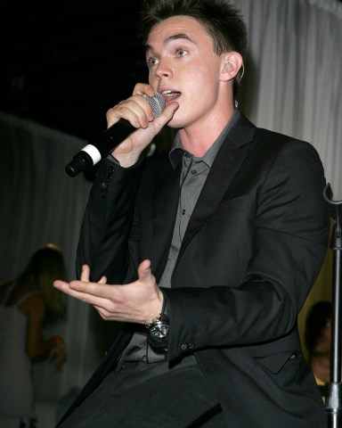Jesse McCartney singing
'The Do Something Awards' The Pre-Party Of The 2008 Teen Choice Awards Hollywood, Los Angeles, America - 02 Aug 2008