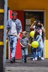 Sherman Oaks, CA  - *EXCLUSIVE*  - Ashton Kutcher and Mila Kunis take their kids to The Yellow Balloon hair salon for hair cuts on Saturday evening, Mila is seen snapping photos of their young daughter's new haircut as Ashton looks on.Pictured: Ashton Kutcher, Mila KunisBACKGRID USA 4 SEPTEMBER 2021BYLINE MUST READ: SPOT / BACKGRIDUSA: +1 310 798 9111 / usasales@backgrid.comUK: +44 208 344 2007 / uksales@backgrid.com*UK Clients - Pictures Containing Children
Please Pixelate Face Prior To Publication*
