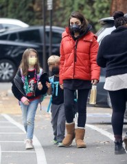 Los Angeles, CA  - *EXCLUSIVE*  - With the holiday season up on us, Mila Kunis does some holiday shopping with her two kids, Wyatt and Dimitri.Pictured: Mila KunisBACKGRID USA 20 DECEMBER 2021BYLINE MUST READ: BACKGRIDUSA: +1 310 798 9111 / usasales@backgrid.comUK: +44 208 344 2007 / uksales@backgrid.com*UK Clients - Pictures Containing Children
Please Pixelate Face Prior To Publication*