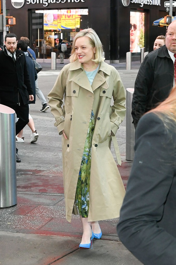 Elisabeth Moss In Midtown NY