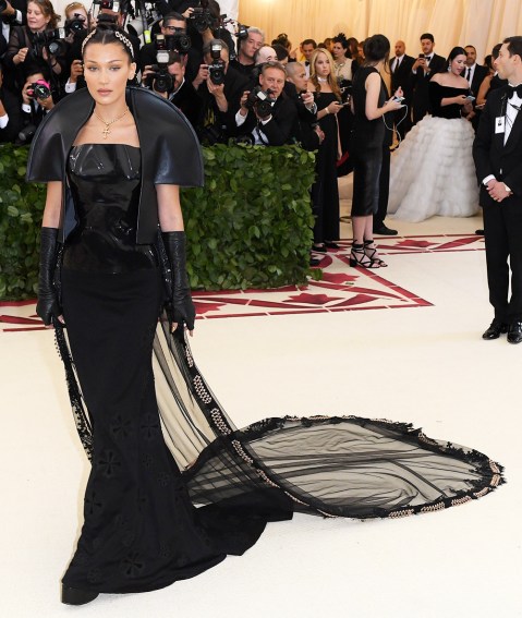 Met Gala Arrivals 2018 Photos — See The Red Carpet Pictures – Hollywood ...