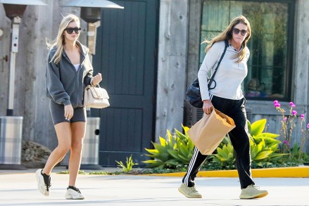 Malibu, CA  - *EXCLUSIVE*  - Caitlyn Jenner and Sophia Hutchins spend thirty minutes waiting inside Kristy's Malibu without masks as they pick up dinner to-go for the evening during the COVID-19 stay-at-home order.Pictured: Caitlyn Jenner, Sophia HutchinsBACKGRID USA 18 APRIL 2020 BYLINE MUST READ: RMBI / BACKGRIDUSA: +1 310 798 9111 / usasales@backgrid.comUK: +44 208 344 2007 / uksales@backgrid.com*UK Clients - Pictures Containing ChildrenPlease Pixelate Face Prior To Publication*