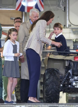 Kate Middleton Takes Prince Louis For Walk In London Park: See Pics ...