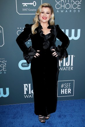 Kelly Clarkson at 25th Annual Critics' Choice Awards, ARRIVALS, Barker Hangar, Los Angeles, USA - January 12, 2020 Wearing Alessandra Rich