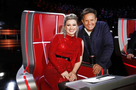 THE VOICE -- "Live Finale" Episode 1419B -- Pictured: (l-r) Kelly Clarkson, Mark Burnett, Executive Producer -- (Photo by: Trae Patton/NBC)
