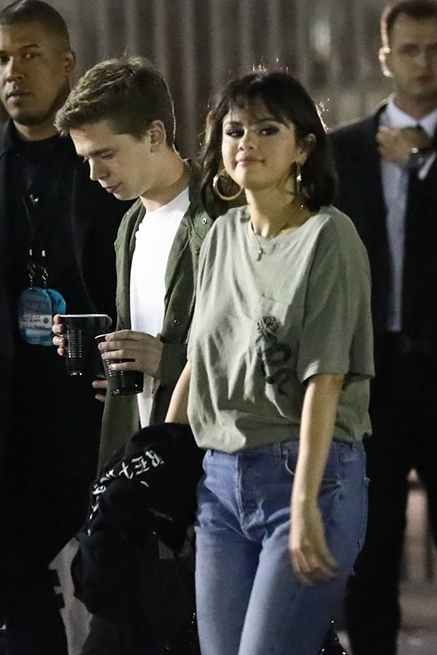 Selena Gomez Braless With Mystery Man After Taylor Swift Concert Hollywood Life