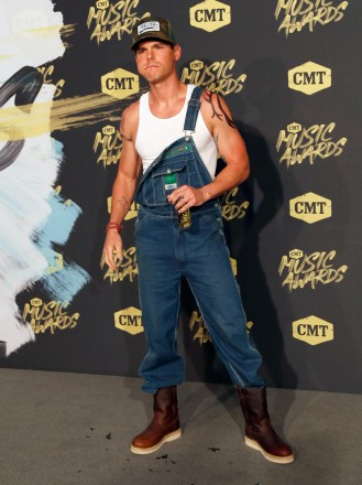 Earl Dibbles Jr. arrives at the CMT Music Awards at the Bridgestone Arena on Wednesday, June 6, 2018, in Nashville, Tenn. (AP Photo/Al Wagner)