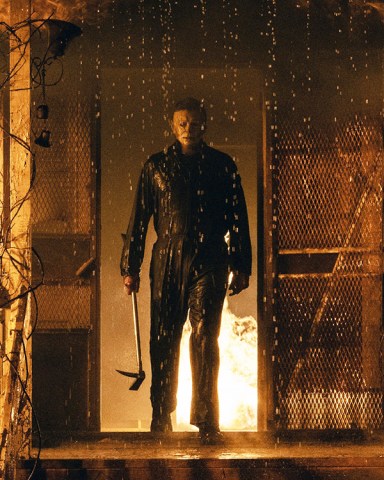 HALLOWEEN KILLS, Michael Myers aka The Shape, 2021. ph: Ryan Green / © Universal Pictures / courtesy Everett Collection