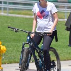 a pregnant Katherine Schwarzenegger Pratt and her husband Chris Pratt head out on a bike ride in Santa Monica