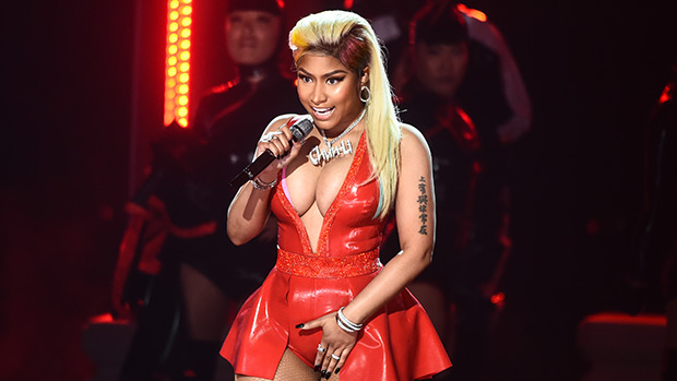 Nicki Minajs Wardrobe Malfunction At Bet Awards — Watch Hollywood Life 