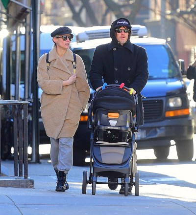 Diane Kruger and Norman Reedus were spotted enjoying a sunny afternoon in Soho on Friday. The couple took their newborn for a walk, and stopped inside some baby clothing stores. They bundled up the little one with warm blankets on the chilly afternoon. They took a moment to eat at Bar Pitti in the West Village before heading home.Pictured: Diane Kruger,Norman ReedusRef: SPL5047975 071218 NON-EXCLUSIVEPicture by: 247PAPS.TV / SplashNews.comSplash News and PicturesLos Angeles: 310-821-2666New York: 212-619-2666London: 0207 644 7656Milan: 02 4399 8577photodesk@splashnews.comWorld Rights, No Portugal Rights