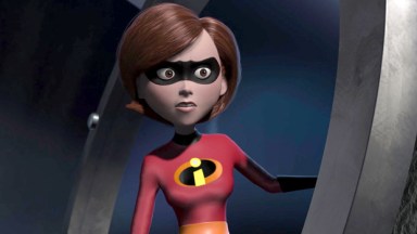 Elastigirl’s Face Falls Off During Disney Meet & Greet — Video ...