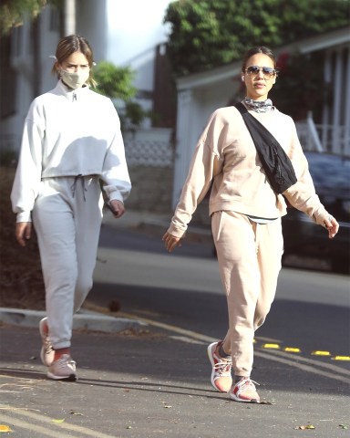 Los Angeles, CA  - *EXCLUSIVE*  - Like mother like daughter! Jessica Alba and daughter Honor matching sweats during a morning walk around their L.A. neighborhood.Pictured: Jessica Alba, Honor Marie WarrenBACKGRID USA 12 NOVEMBER 2020 BYLINE MUST READ: Vasquez-Max Lopes / BACKGRIDUSA: +1 310 798 9111 / usasales@backgrid.comUK: +44 208 344 2007 / uksales@backgrid.com*UK Clients - Pictures Containing ChildrenPlease Pixelate Face Prior To Publication*