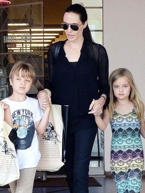 Knox & Vivienne Jolie-Pitt: Photos Of The Twins Over The Years ...