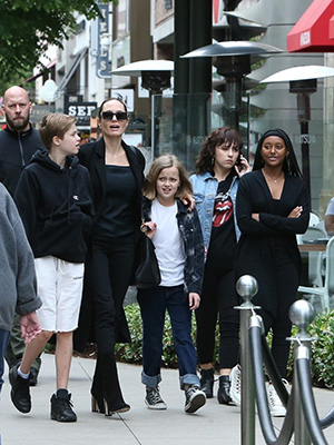 Angelina Jolie With Kids Vs. Brad Pitt With The Kids: Photos 