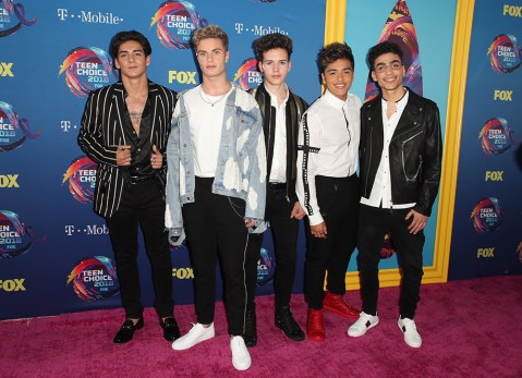 Teen Choice Awards Photos — See All The Red Carpet Pictures – Hollywood ...