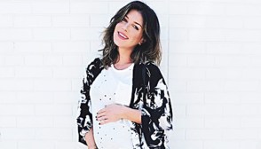 shenae grimes baby bump