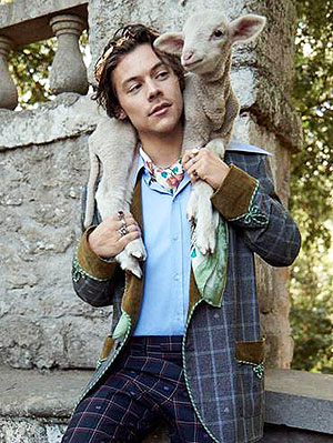 Harry Styles Shirtless For Gucci Campaign: Photos – Hollywood Life