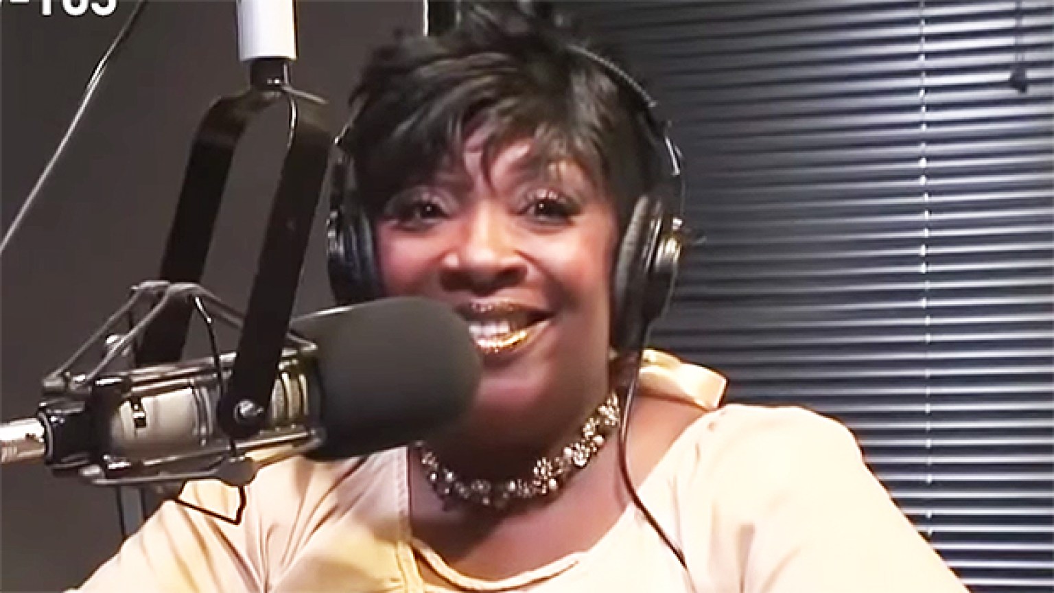 Who Is Wanda Smith? 5 Things About The Radio Show Host Hollywood Life