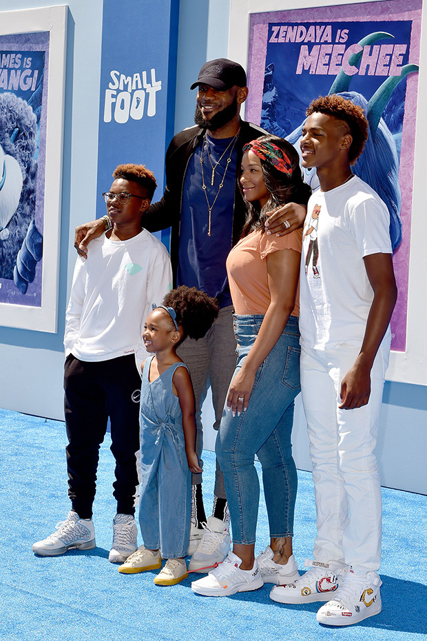 Lebron James & Daughter At ‘Smallfoot’ Premiere: See Sweet Family Pic ...