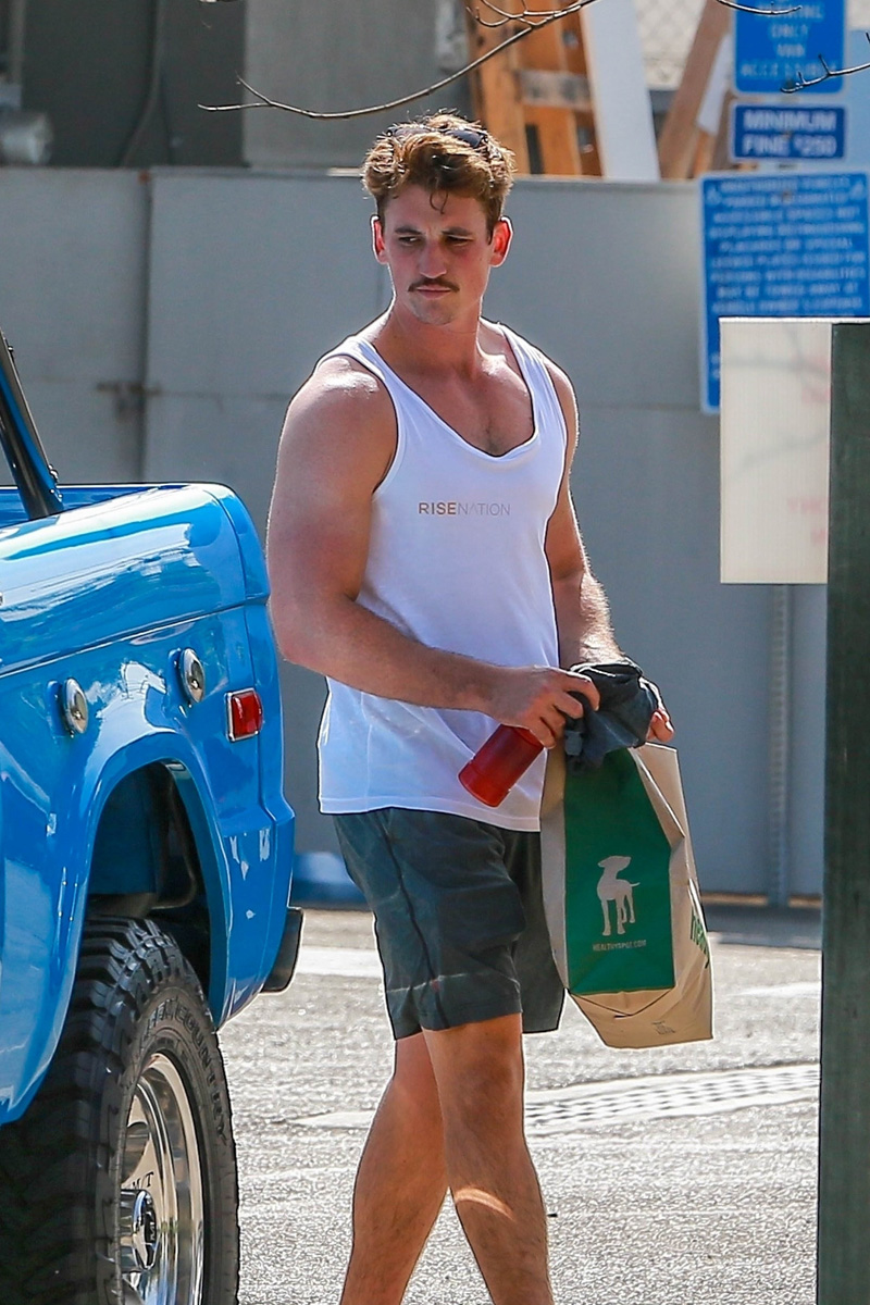 Los Angeles, CA - *EXCLUSIVE* Miles Teller looking buff as he leaves the gym in LA. The actor is currently filming the movie "Top Gun: Maverick".Pictured: Miles TellerBACKGRID USA 28 SEPTEMBER 2018 USA: +1 310 798 9111 / usasales@backgrid.comUK: +44 208 344 2007 / uksales@backgrid.com*UK Clients - Pictures Containing ChildrenPlease Pixelate Face Prior To Publication*