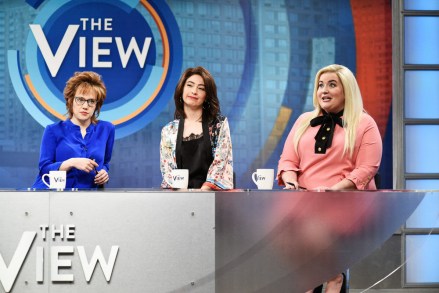 SATURDAY NIGHT LIVE -- Episode 1767 -- Pictured: (l-r) Kate McKinnon as Joy Behar, Aidy Bryant as Meghan McCain during "The View" sketch on May 18, 2019 -- (Photo by: Will Heath/NBC)